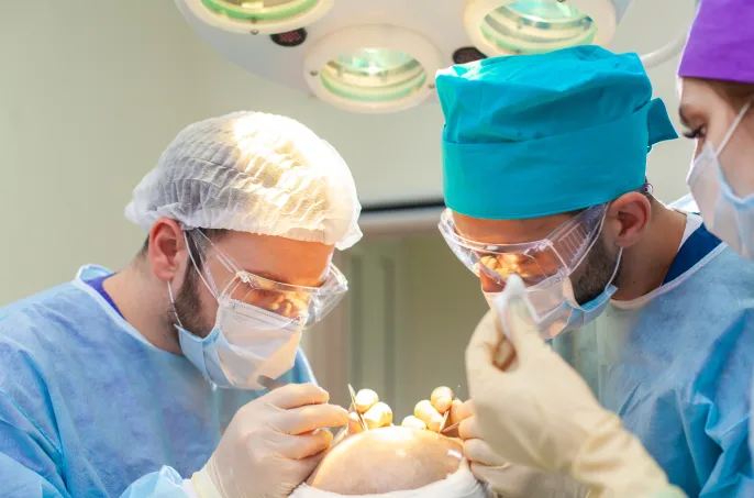 Advantages of Undergoing Hair Transplant Surgery